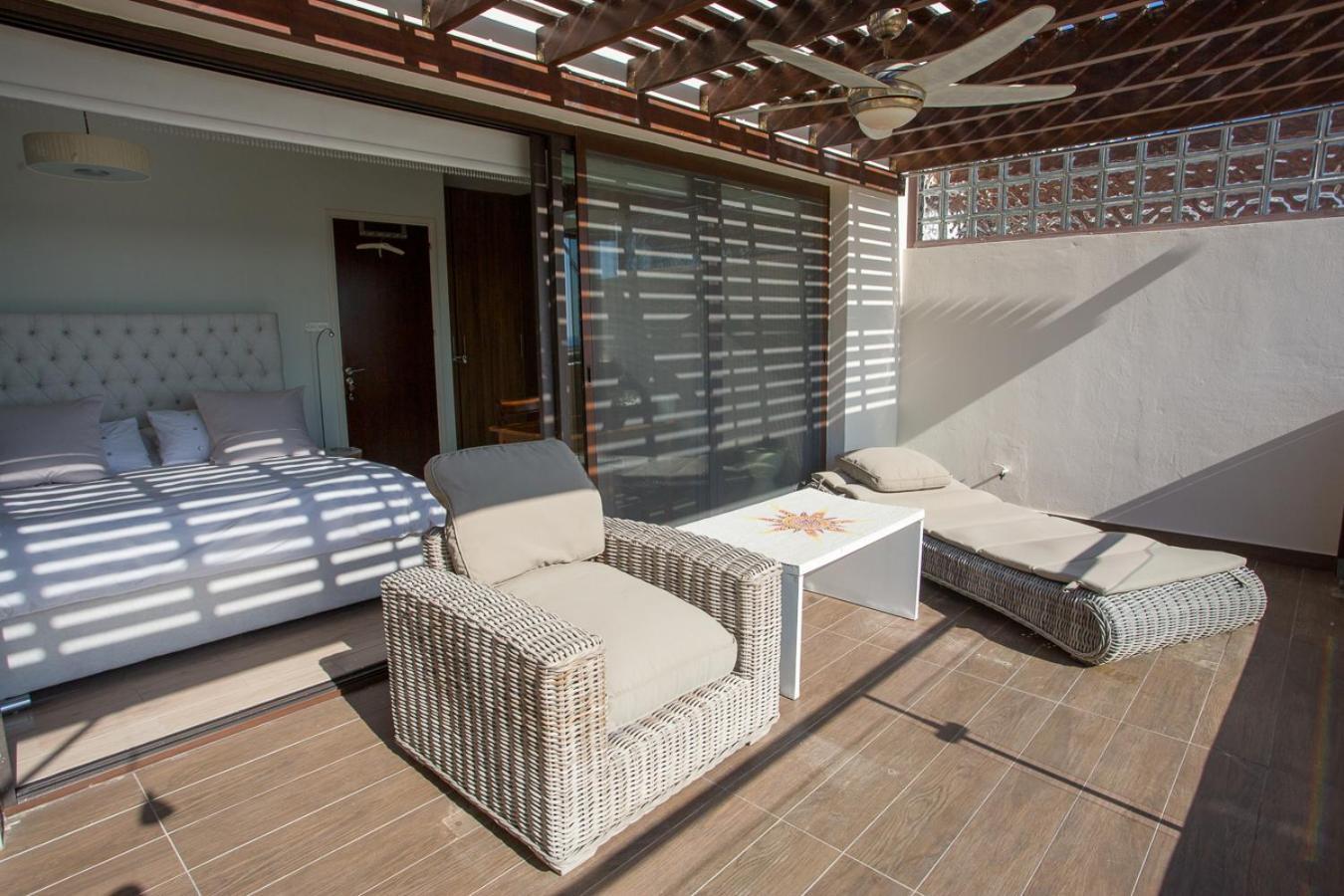 Penthouse Duplex Overlooking The Mediterranean Lárnaca Exterior foto